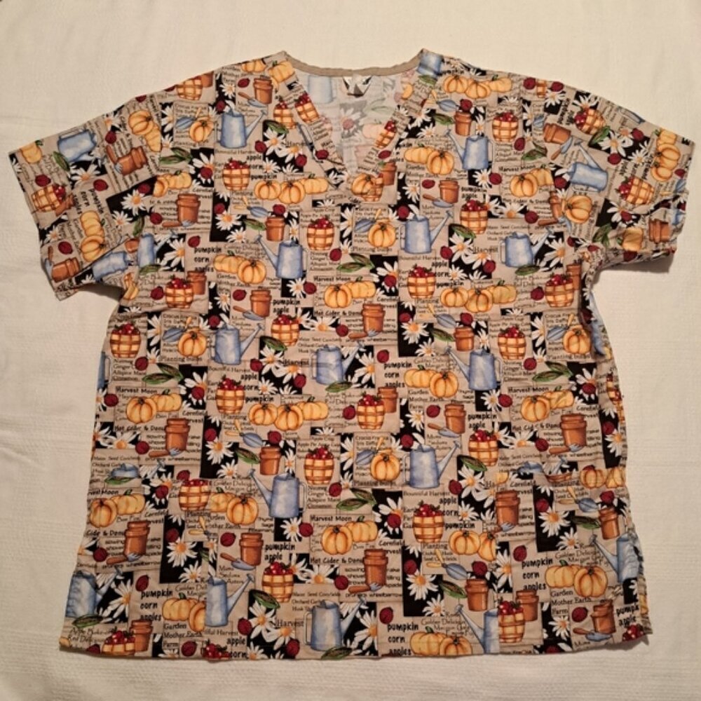 Fall pumpkin apple women's size Large scrub uniform top VGUC